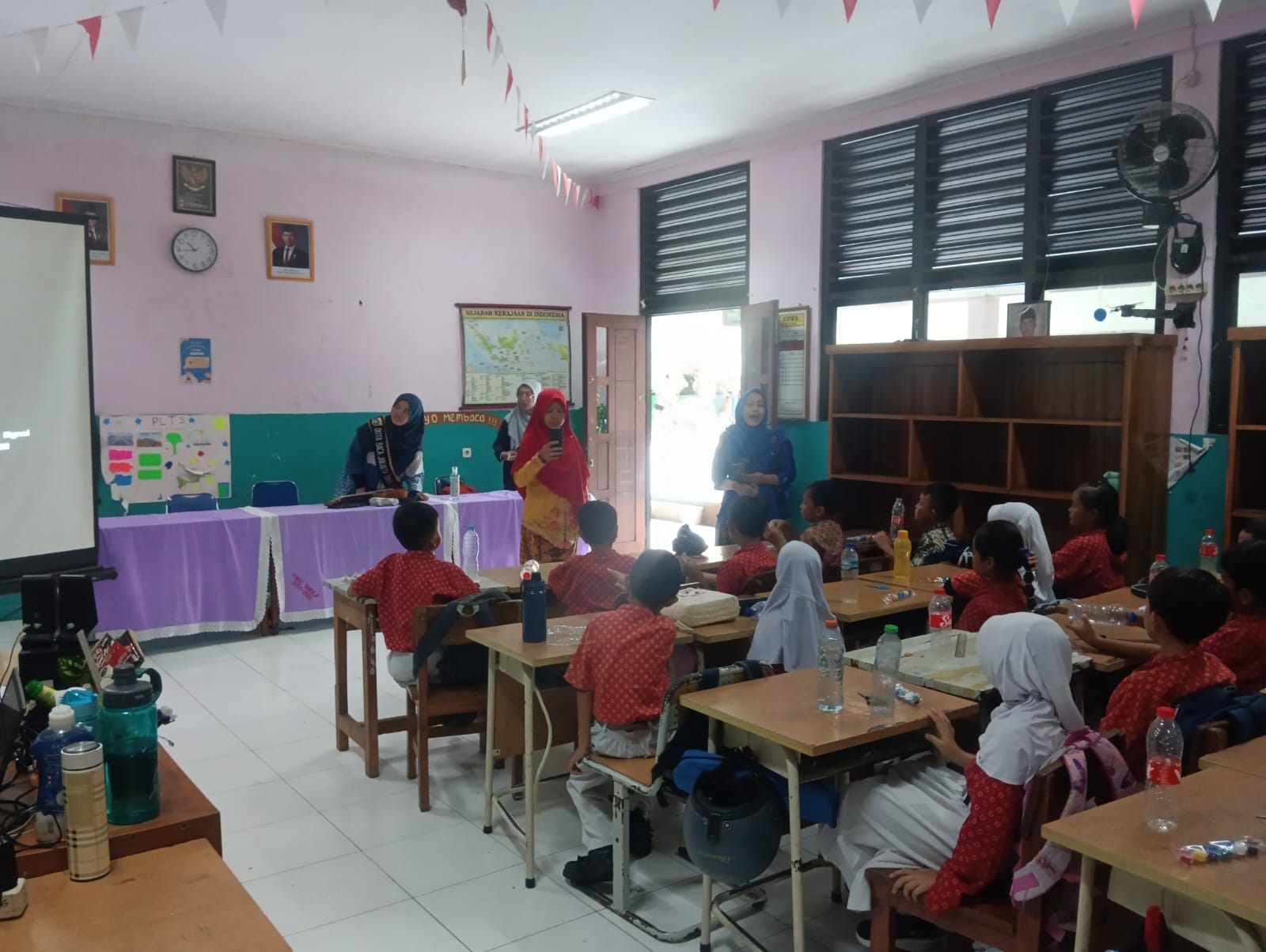 CARIRU Bersama Duta Baca Jakarta Timur : Ekoliterasi Untuk Kebaikan Bumi Di SDN Makasar 07 Pagi